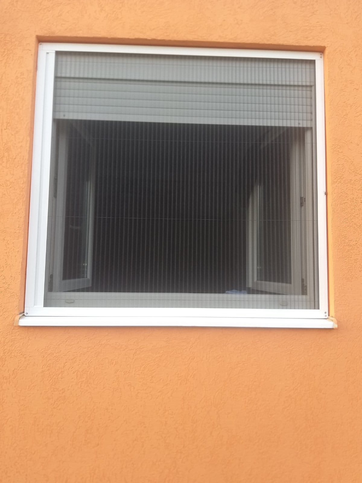 Komarnik na mjeru